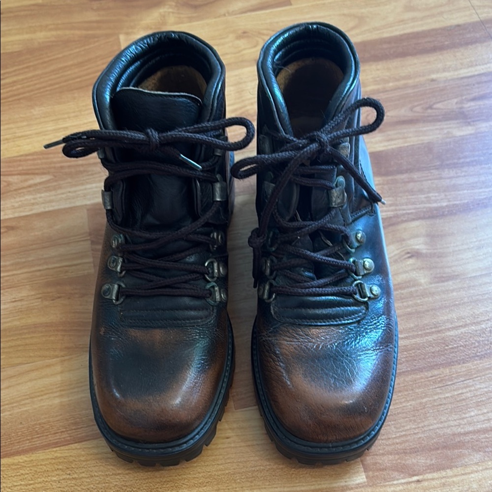 Pegabo Brown Leather lace-up  Boots
